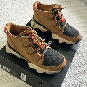 🌟 NEW 🌟women’s Sorel Kinetic Impact Caribou boot. Waterproof and insulated